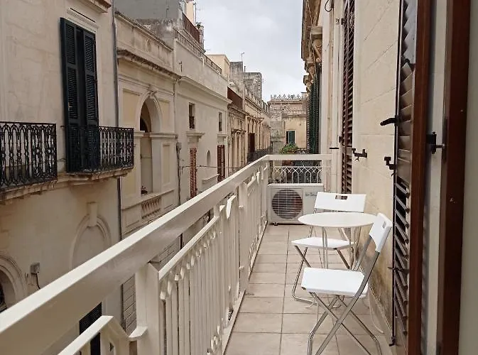 Vico Dei Panevino * Lecce